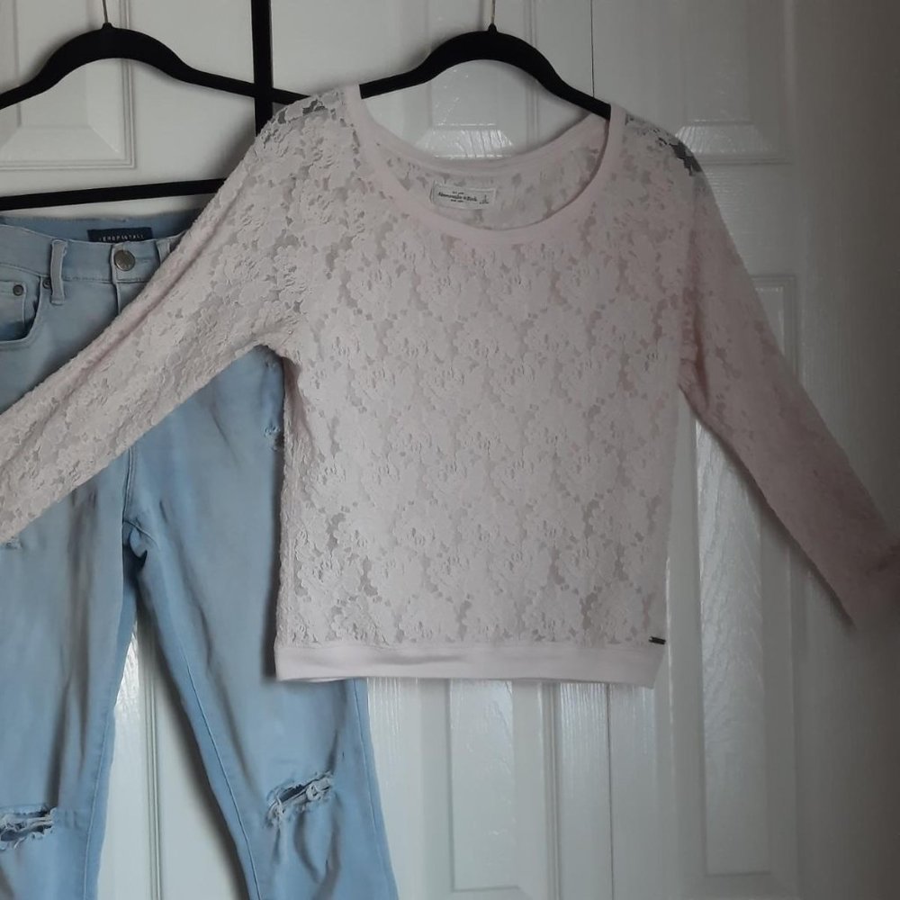 Abercrombie & Fitch Pink Floral Lace Scoop Neck 3/4 Sleeve Crop Top Size Small